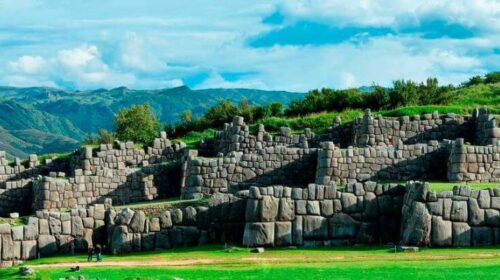 Traslado a Ollantaytambo con paradas en Sacsayhuaman, Qenqo, Pucapucara y Tambomachay